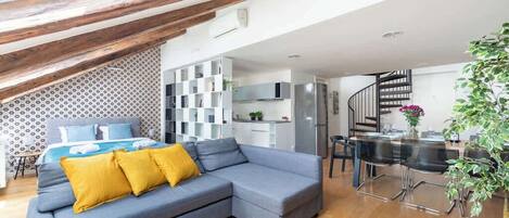 テレビ、書斎 / ワークスペース