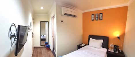 Superior Single | Desk, soundproofing, iron/ironing board, free WiFi