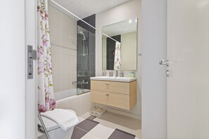 Hårtørrer, håndklæder, Toiletpapir