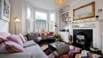 TV, fireplace, offices