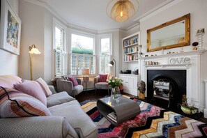 TV, fireplace, offices