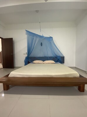 2 bedrooms, WiFi, bed sheets - 1 (Hikkaduwa)