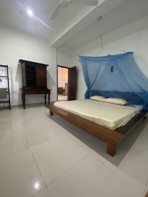 2 عدّة غرف نوم وواي فاي وملاءات أسرّة