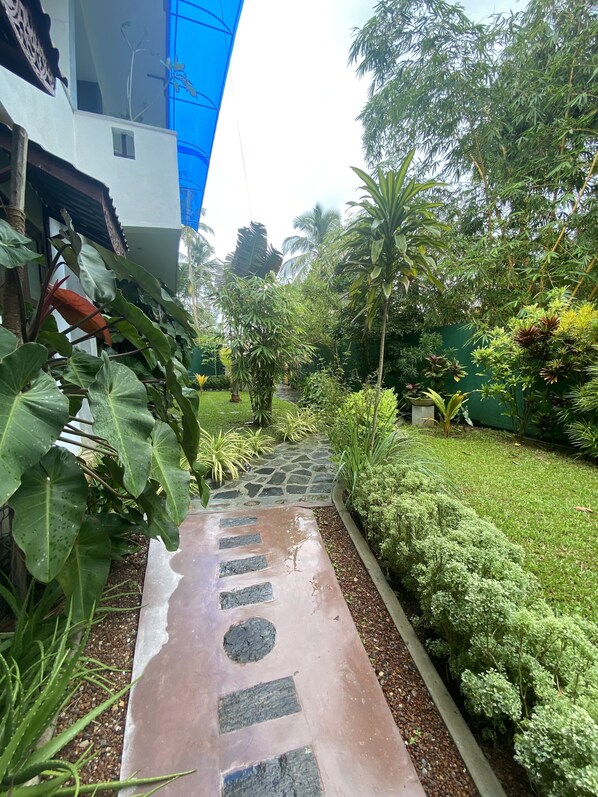 Property grounds - 1 (Hikkaduwa)