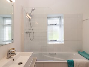 Shower - Cob Cottage (Newton Abbot)