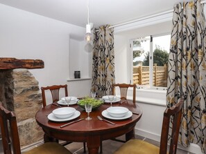 Dining - Cob Cottage (Newton Abbot)