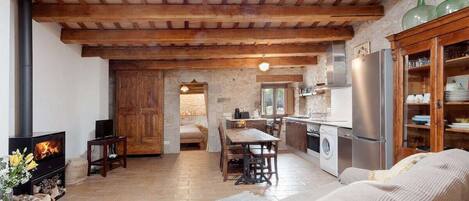 Télévision, cheminée