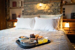 Appartement supérieur | Fer et planche à repasser, accès au Wi-Fi (inclus), literie fournie