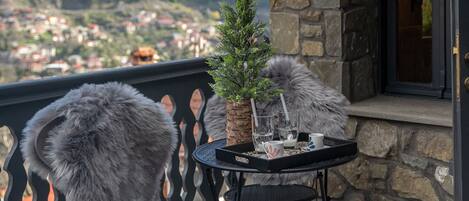 Basic Apartment | Terrace/patio