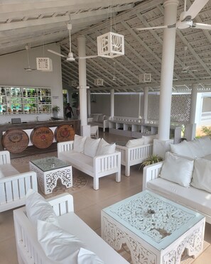 Bar (on property) - Lillywoods NV beach Resort (Calangute)