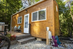 Exterior - Tiny Cabin Summary:<br>I (Mill Spring)