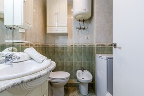 Shower, hair dryer, towels - A&N Malaga 3 (Torre del Mar)