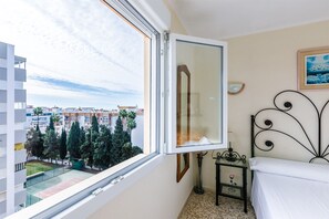 1 chambre, fer et planche Ă repasser, Wi-Fi gratuit, draps fournis