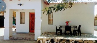 cosy stay behind airport