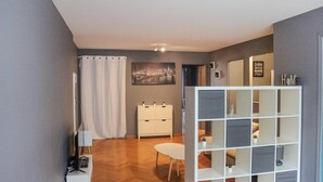 Unclassified image, 5 of 17, button - Nice apartment in Pontoise with WiFi (Pontoise)