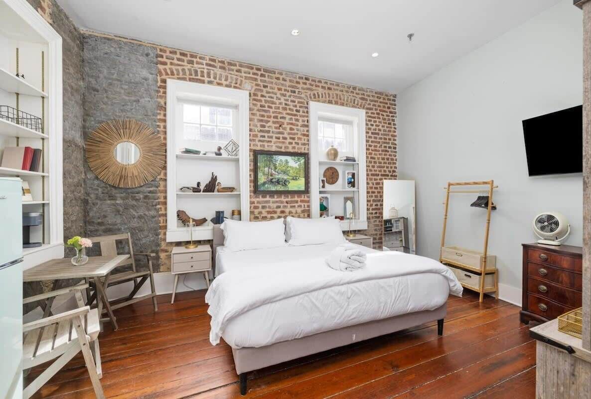 1 soverom, strykejern/-brett, reiseseng for barn og wi-fi