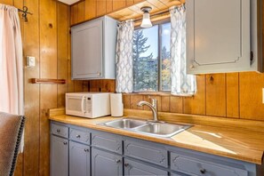 Interior - Antler Ridge Ponderosa (7) (Greer)