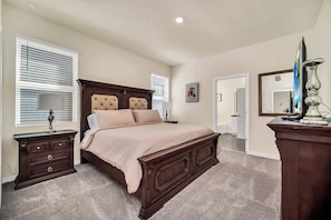 7 bedrooms, iron/ironing board, WiFi, bed sheets