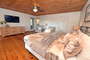 3 bedrooms, iron/ironing board, WiFi, bed sheets - Blue Sky Dreams - Stunning view and outdoor space! (Blue Ridge)