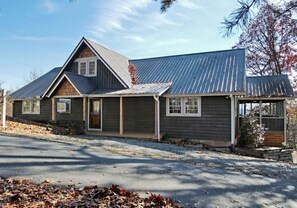 Exterior - Blue Sky Dreams - Stunning view and outdoor space! (Blue Ridge)