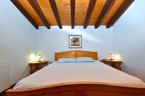 2 bedrooms, WiFi - Holiday apartment with air conditioning (Bale)