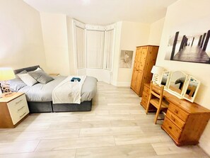 2 habitaciones, wifi gratis y ropa de cama 