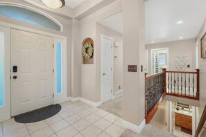 Interior - Spacious 5BR Retreat with Game Room, PS5 & Garage (Layton)