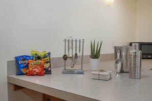 Dining - Spacious 5BR Retreat with Game Room, PS5 & Garage (Layton)