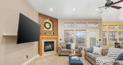 Spacious 5BR Retreat with Game Room, PS5 & Garage