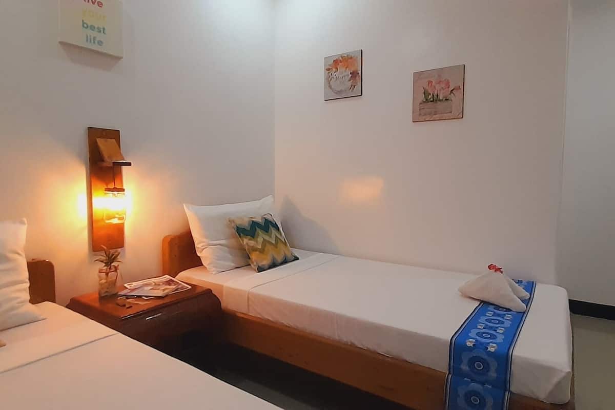 Standard Twin Room | Hypo-allergenic bedding, laptop workspace, free WiFi