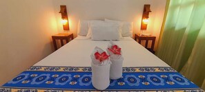 Standard Double Room | Hypo-allergenic bedding, laptop workspace, free WiFi - EL TARAW BED AND BREAKFAST (Puerto Princesa)