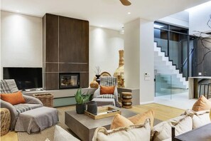 公寓, 2 间卧室, 阳台, 泳池景观 | 客厅