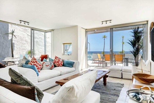Living area - Kalimera, Cape Town, South Africa (Cape Town)