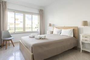 2 slaapkamers, een kluis op de kamer, een strijkplank/strijkijzer