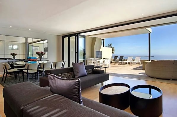 Villa, 3 Schlafzimmer, barrierefrei, Balkon | Wohnbereich