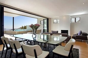 Dining - Medburn Views Penthouse (Cape Town)