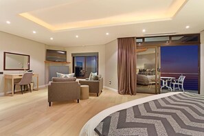 Villa, Multiple Bedrooms, Balcony | Living area