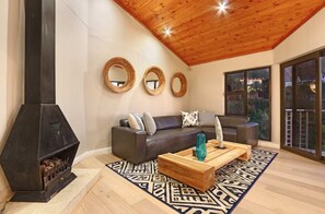 Villa, Multiple Bedrooms, Balcony | Living area