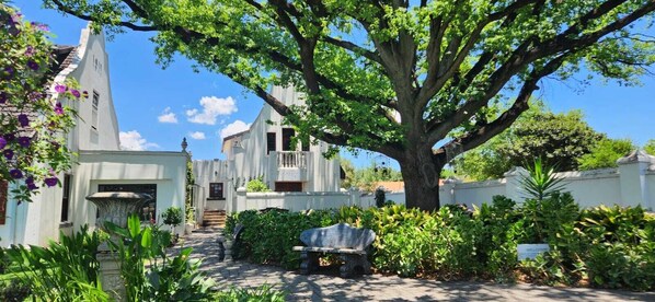 Front of property - Oak View Manor (Lesedi)