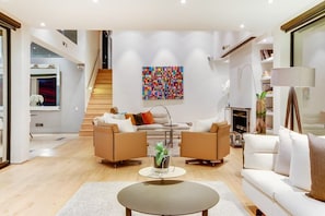 Villa, 5 Schlafzimmer, barrierefrei, Kamin | Wohnzimmer