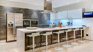 Villa, 5 habitaciones, con acceso para personas discapacitadas, chimenea | Restaurantes