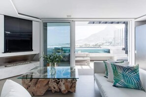 Villa, 3 Bedrooms, Accessible, Balcony | Living room - Duplex Penthouse Apartment in Cape Town (Cape Town)