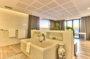 Bathroom - Stunning Ultra-modern Luxury Home in Cape Town (Cape Town)