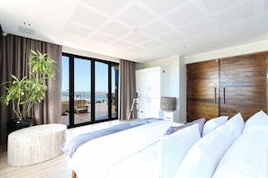 Room - Stunning Ultra-modern Luxury Home in Cape Town (Cape Town)