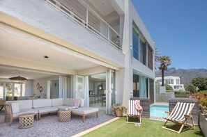 Exterior - 52 Victoria - 5-bedroom Luxury Villa (Cape Town)