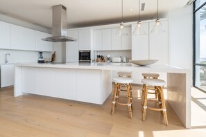 Villa, 4 Schlafzimmer, barrierefrei, Balkon | Innenbereich