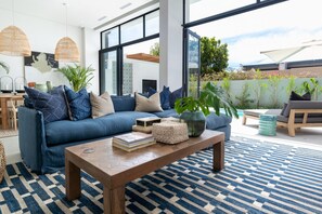 Villa, 4 Schlafzimmer, barrierefrei, Balkon | Flur