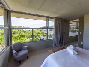 Villa, 6 Bedrooms, Fireplace, Mountain View - 45 Gris Nez Ave Villa in Plettenberg Bay (Plettenberg Bay)