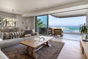 Apartemen, 3 kamar tidur, akses difabel, balkon | Lounge