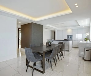 Villa, 2 habitaciones, accesible para personas con discapacidad, balcón | Comedor
